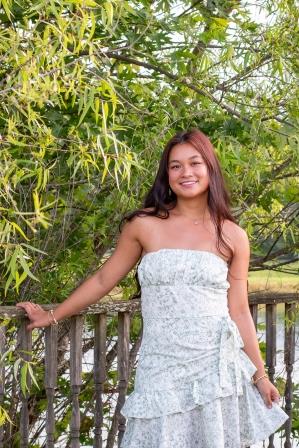 Tara Ludwig Spring Photos